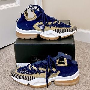 SIA Collective CV 0.02 Mens Size 6